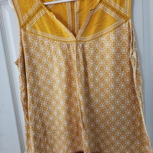 Chic Yellow Geometric Blouse